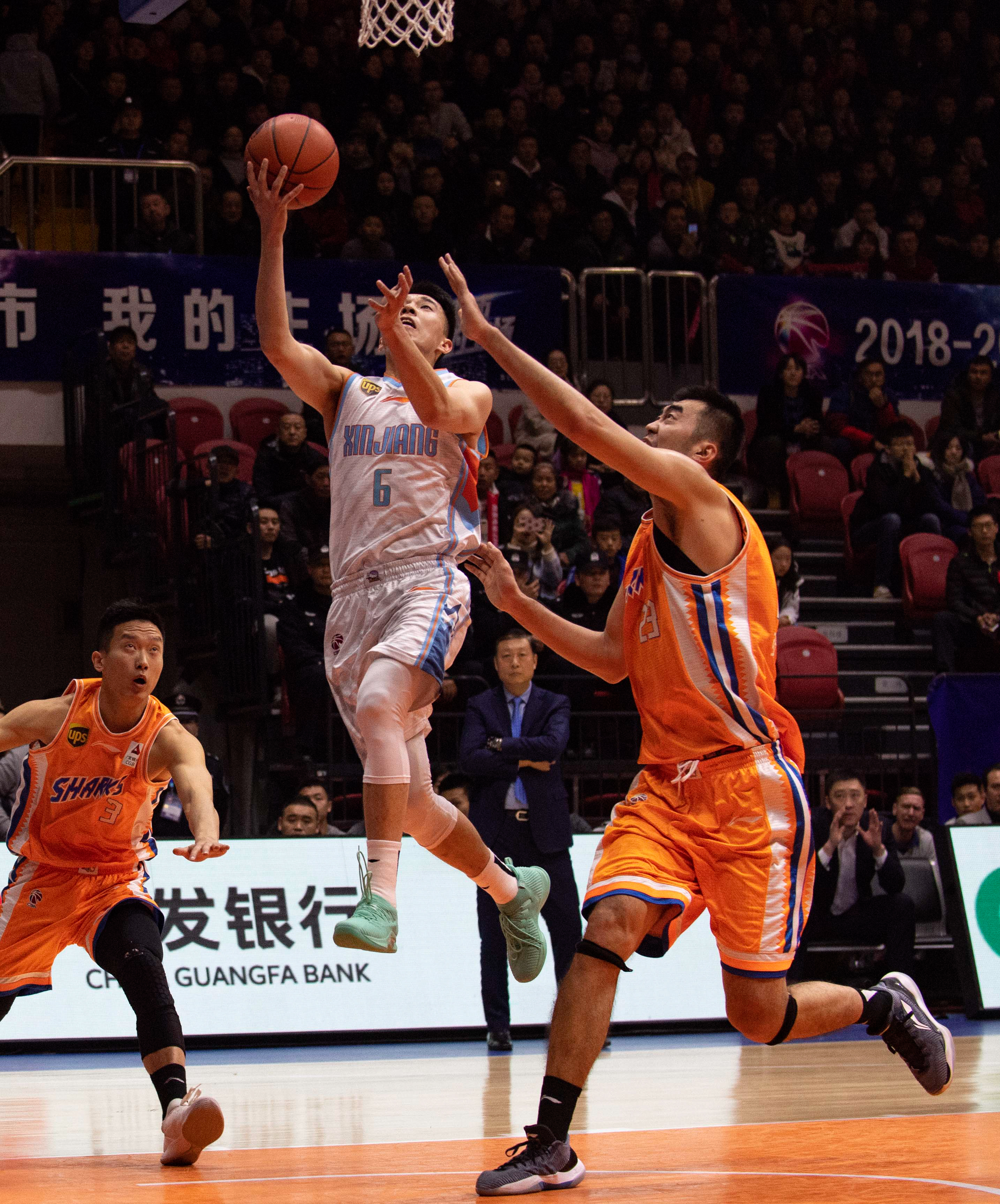 他在进攻端 他在进攻端