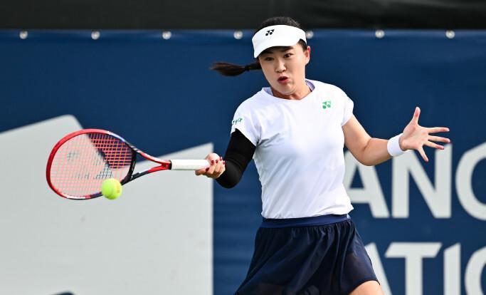 江队后防的 江队后防的